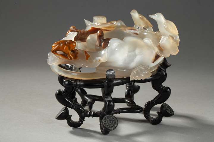 Agate brushwasher sculpted on a lotus leaf  with ducks and birds and frog